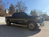 Toyota Tundra CrewMax 5.7 V7 mit LNG, MwSt ausweisbar - Toyota Tundra: Automatik