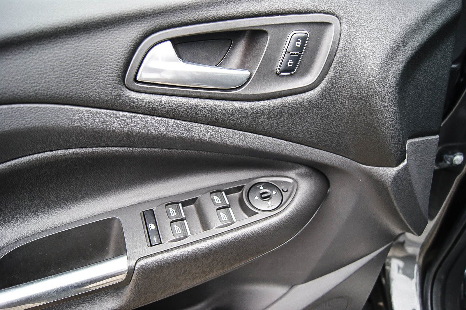 Fahrzeugabbildung Ford Kuga 1.5EcoBoost Individual XENON NAVIGATION 1HD