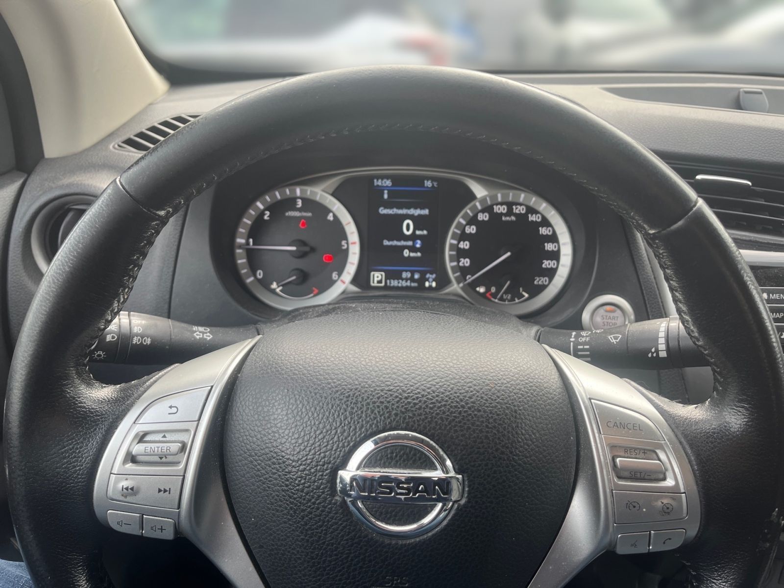 Fahrzeugabbildung Nissan Navara Tekna 4x4 *AHK*SHZ*PANO*NAVI*