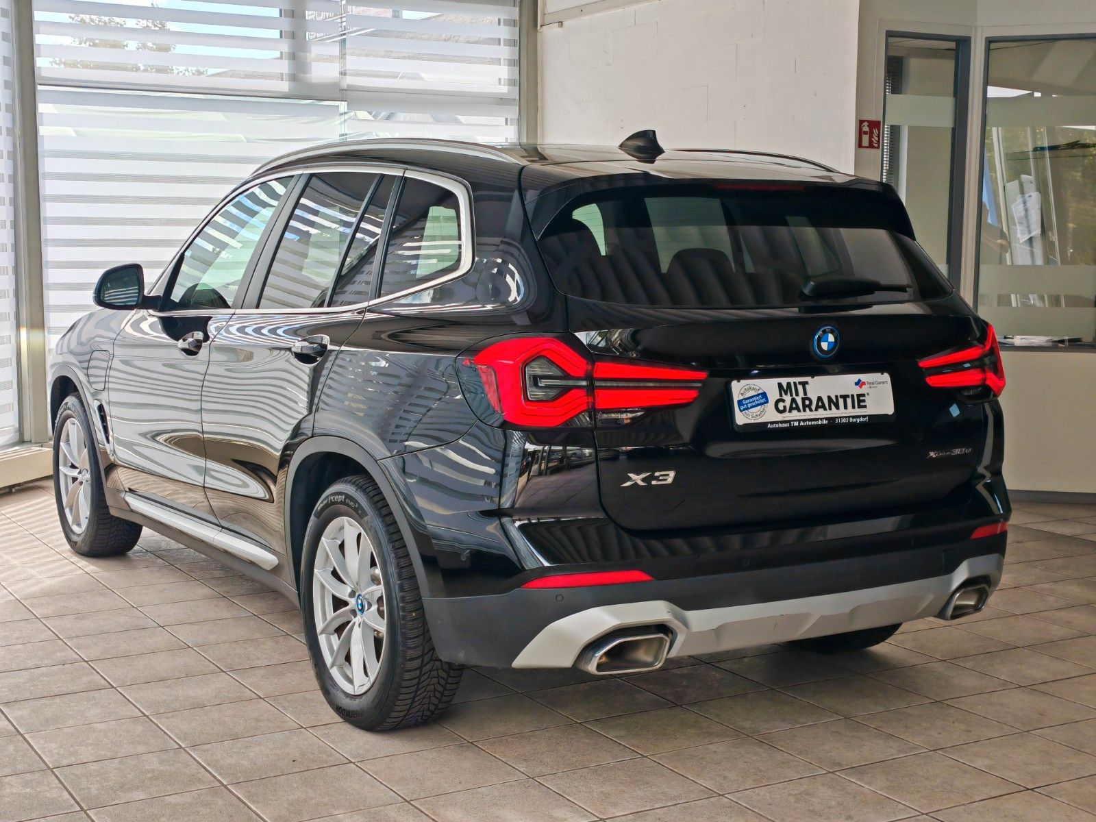 BMW X3 xD30e PANO Sportsitze SoH-100% Unfallfrei imagem 2