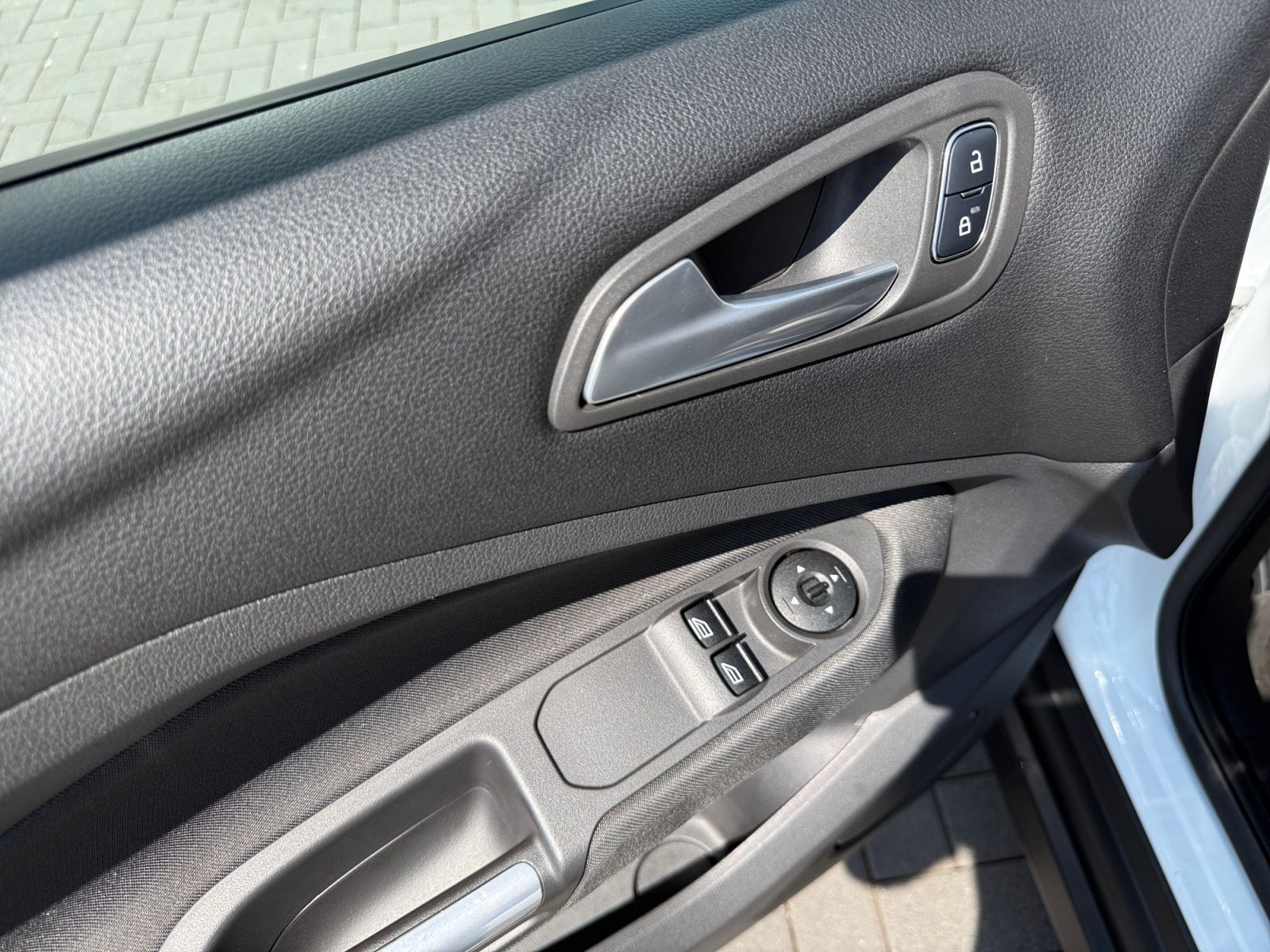 Fahrzeugabbildung Ford C-Max Trend 1,0 EcoBoost TEMPO Sitzhzg.