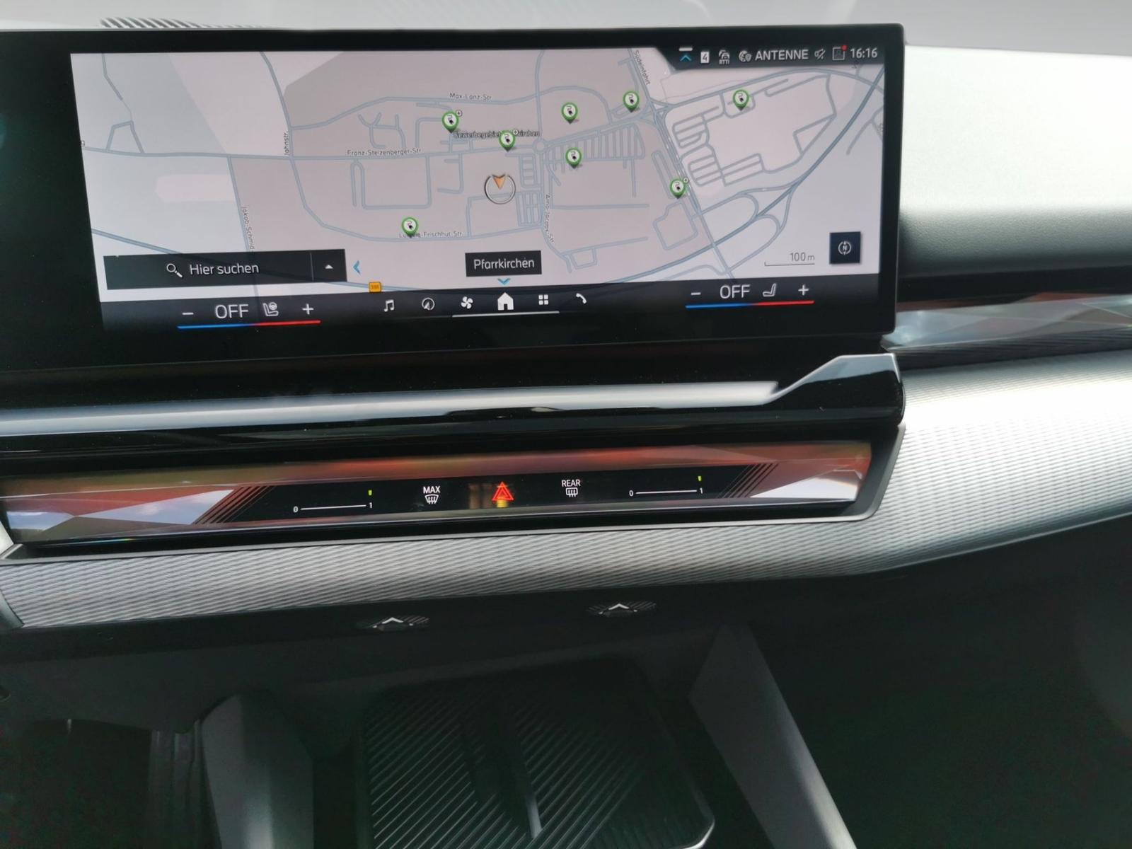 BMW 530e xDrive Touring M SPORT INDIVI TANSANITBLAU
