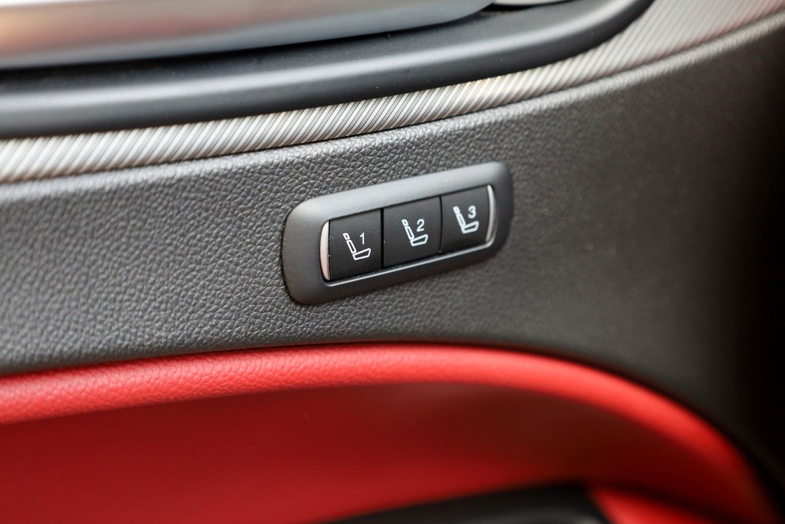 Fahrzeugabbildung Alfa Romeo Stelvio Super Q4 Leder,Navi,Xenon,ACC,Apple CarP