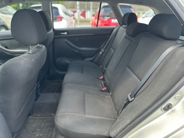 Toyota Avensis  Kombi 1.8 Sol