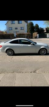 Mercedes-Benz Mercedes Benz C-180 Coupe . AMG-line - Mercedes-Benz C 180 aus 2011: AMG