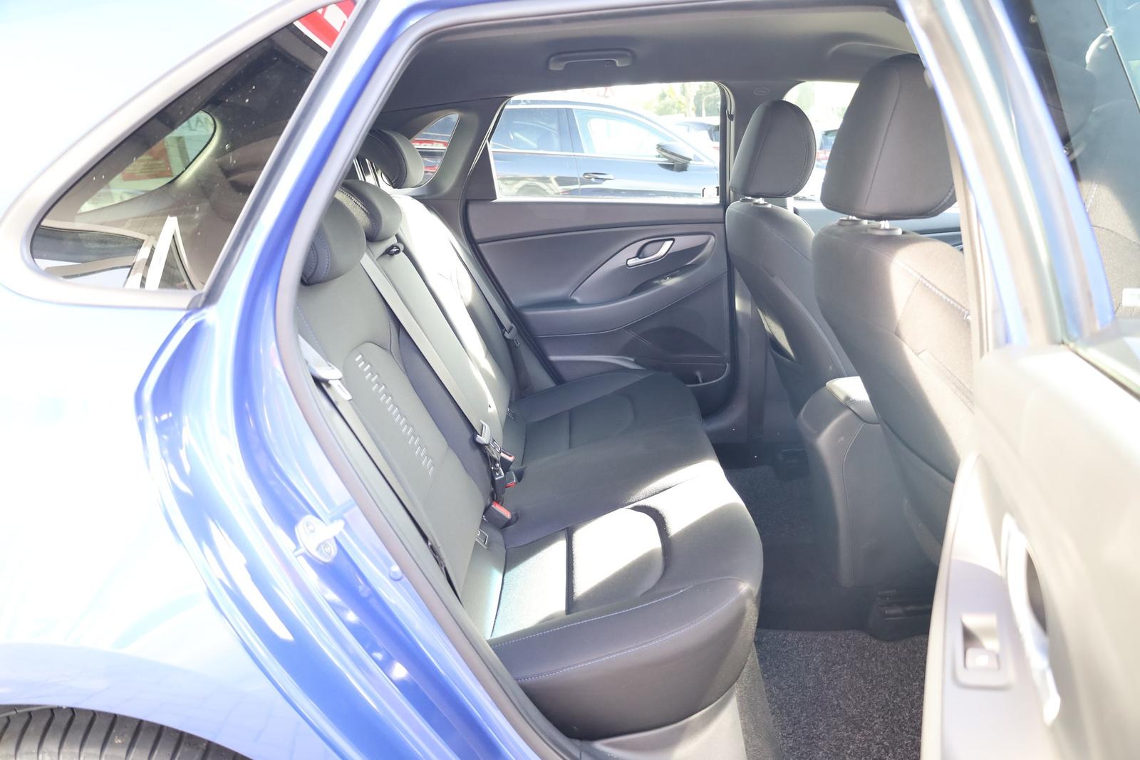 Hyundai i30 1.4 T-GDI Passion + LED Navi Kamera DAB USB