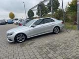 Mercedes-Benz mersedes -Benz e 220 - Mercedes-Benz: Mersedes