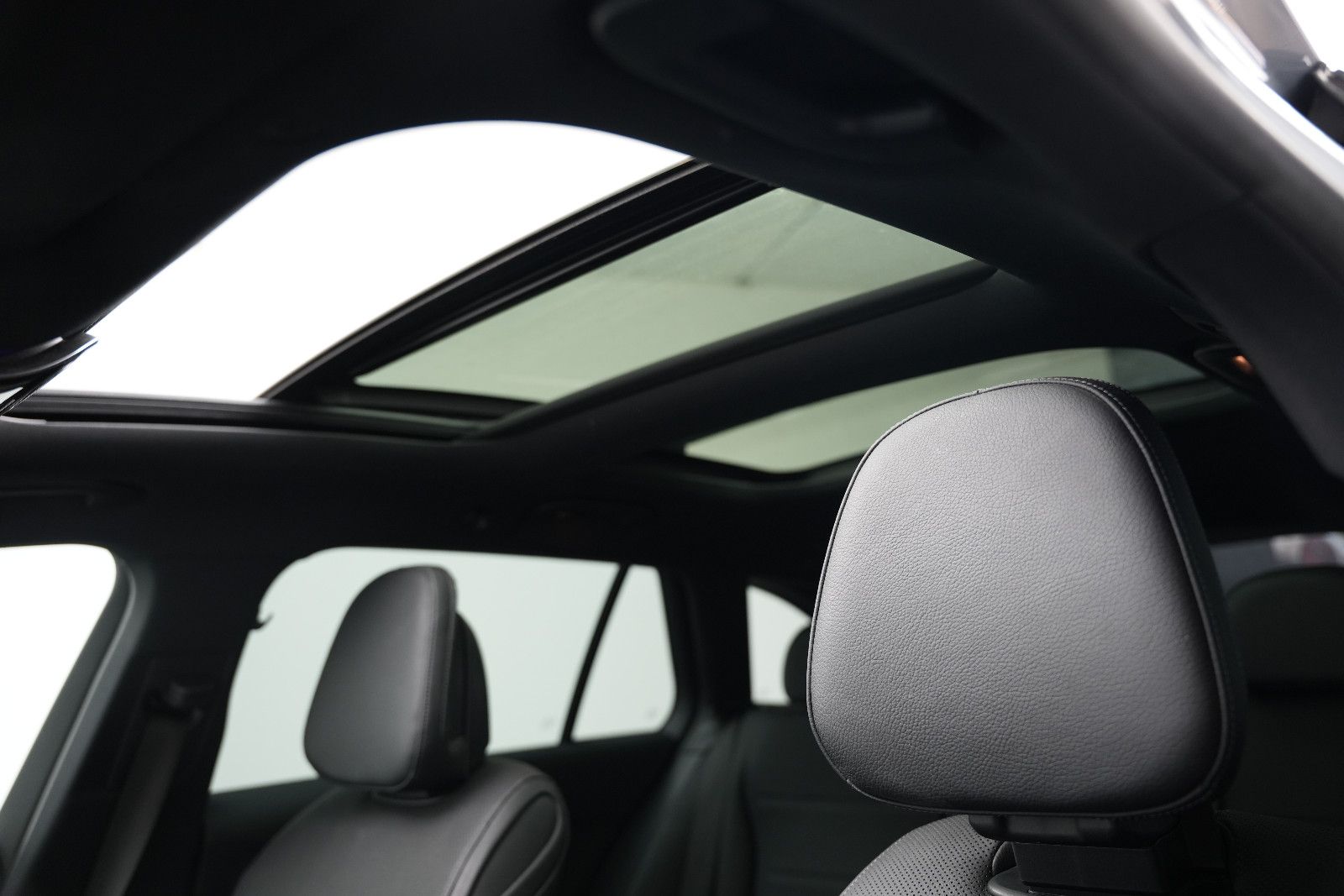 Fahrzeugabbildung Mercedes-Benz C 300d T *AMG*Panorama*Massage*Ambiente*Kamera