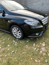 Mercedes-Benz B 180 BlueEFFICIENCY - - Mercedes-Benz B 180: Blueefficiency