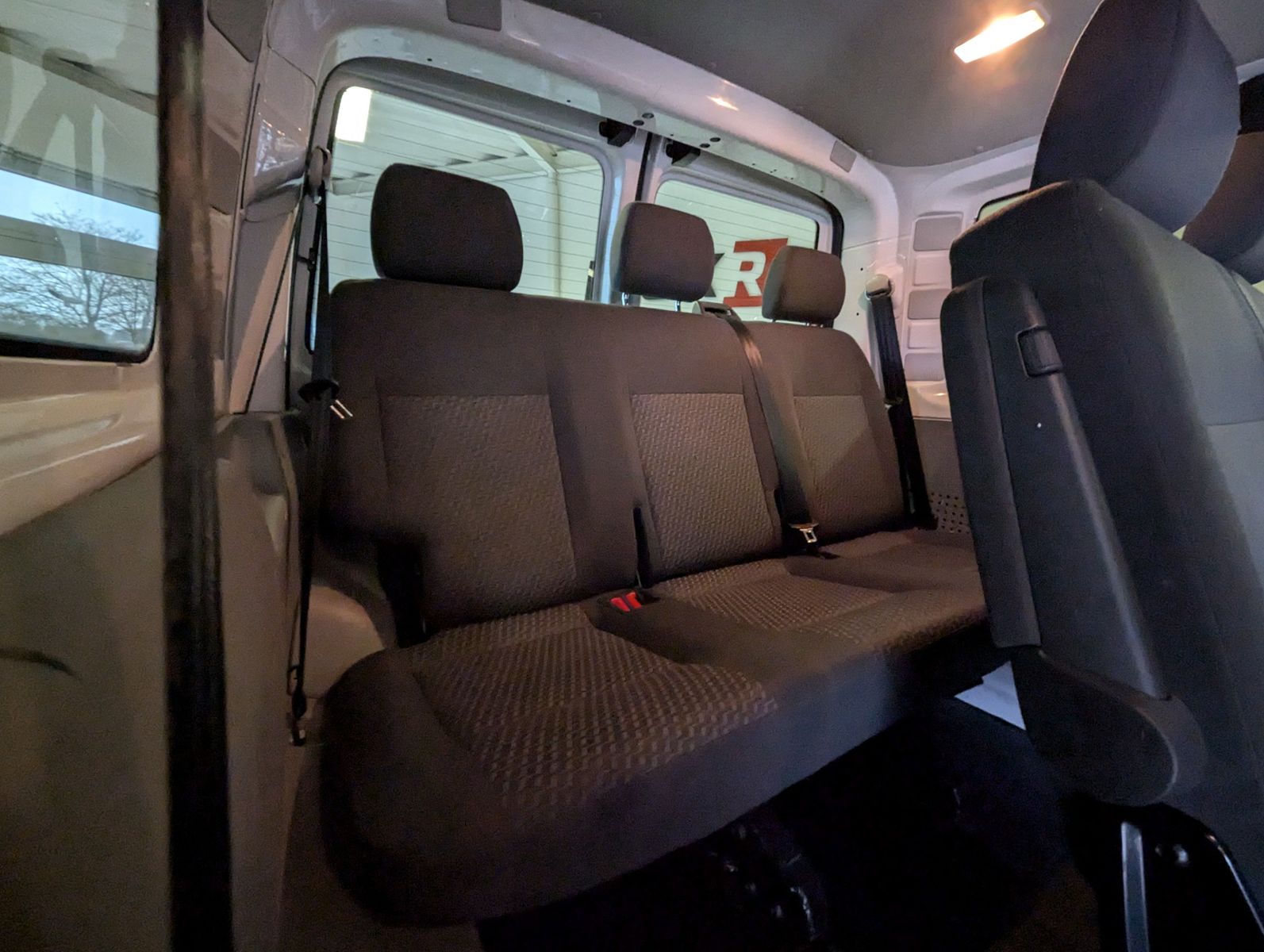 Fahrzeugabbildung Volkswagen T6 Transporter TDI lang 103KW Scheckheft 9-Sitze