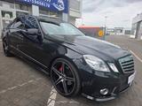 Mercedes-Benz E 350 AVANTGARDE/AMG-LINE/KAMERA/XENON - Mercedes-Benz E 350 mit Benzin-Antrieb: Limousine