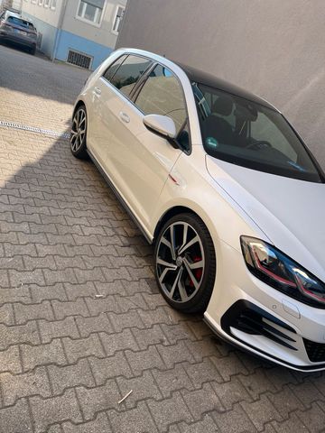 Volkswagen Golf VII GTI