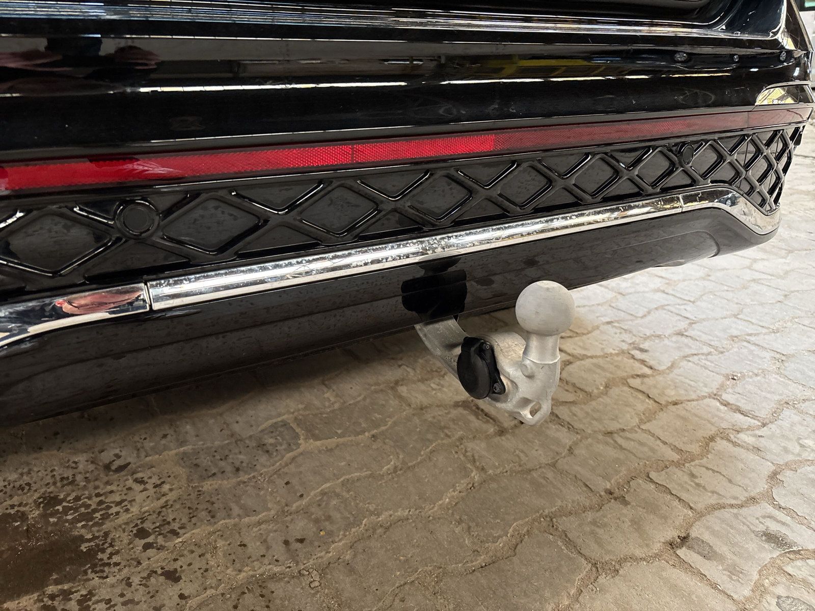 Fahrzeugabbildung Volkswagen Tiguan R-Line 1.5 TSI eHybrid DSG AHK App-Connec