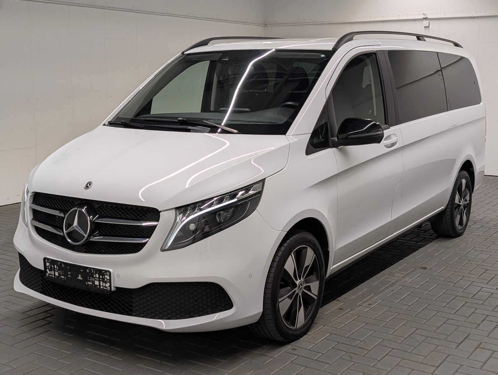 Mercedes V 220 - 1