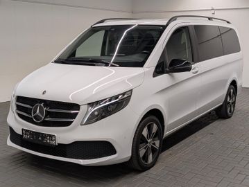 Mercedes V 220 - 1