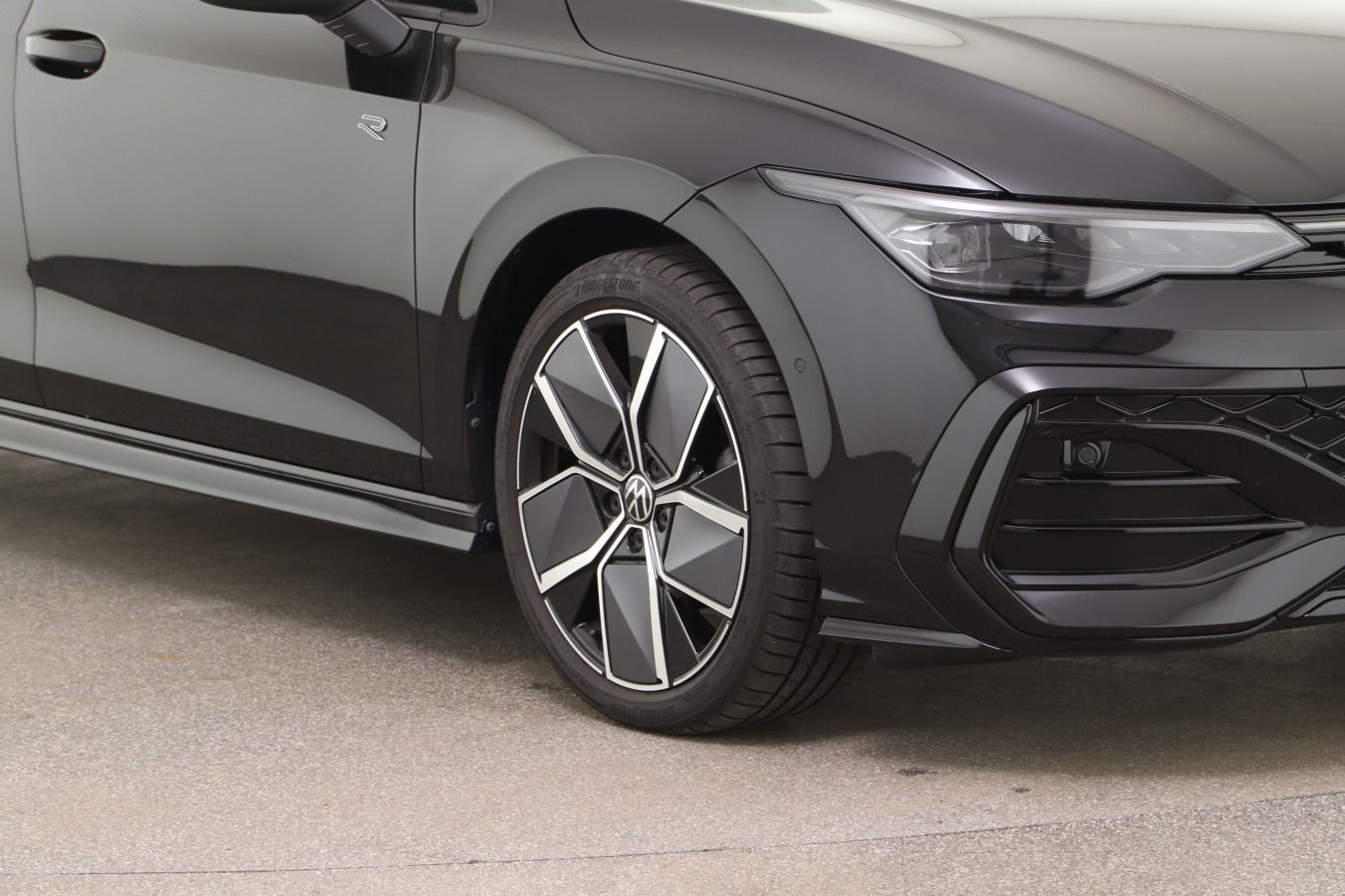 Volkswagen Golf 8 VIII Variant 2.0 TDI DSG R-Line Black-Sty foto 3