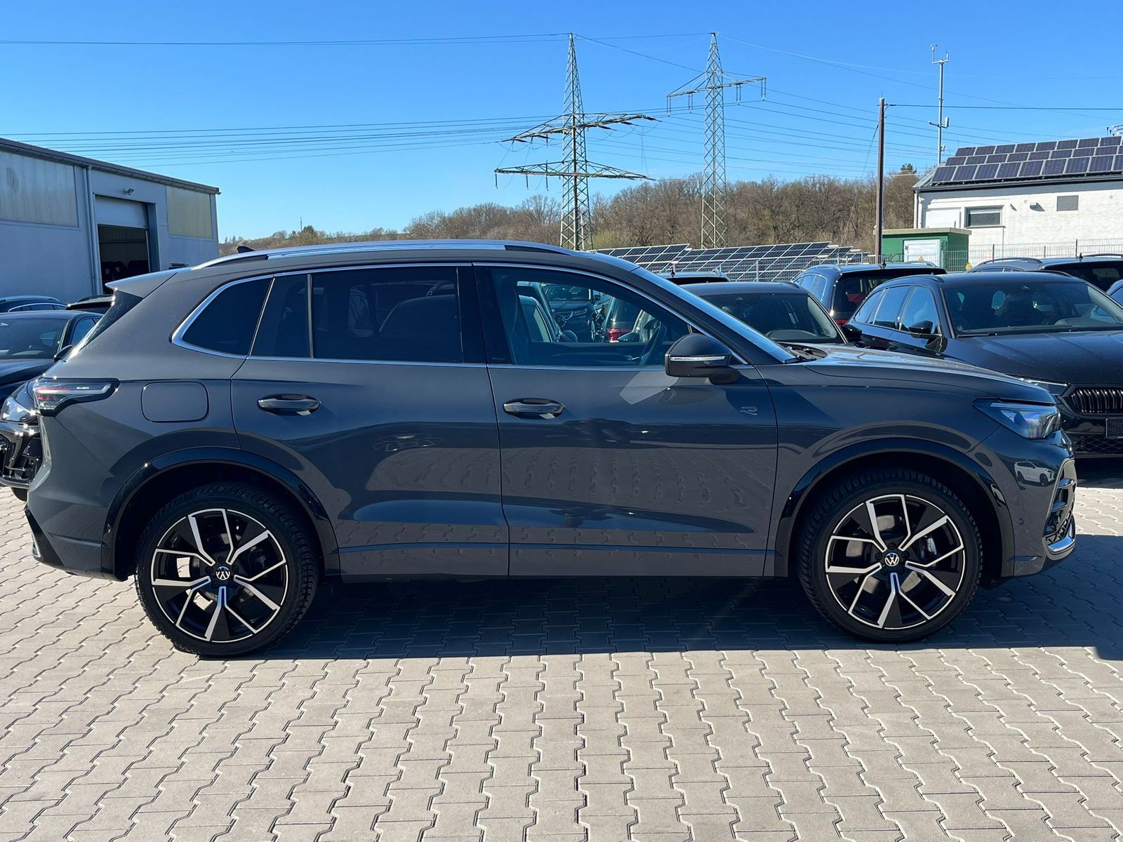 Image du véhicule Volkswagen Tiguan 2.0 TDI 4M R-Line PANO*H&amp;K*AHK*MATRIX*20".