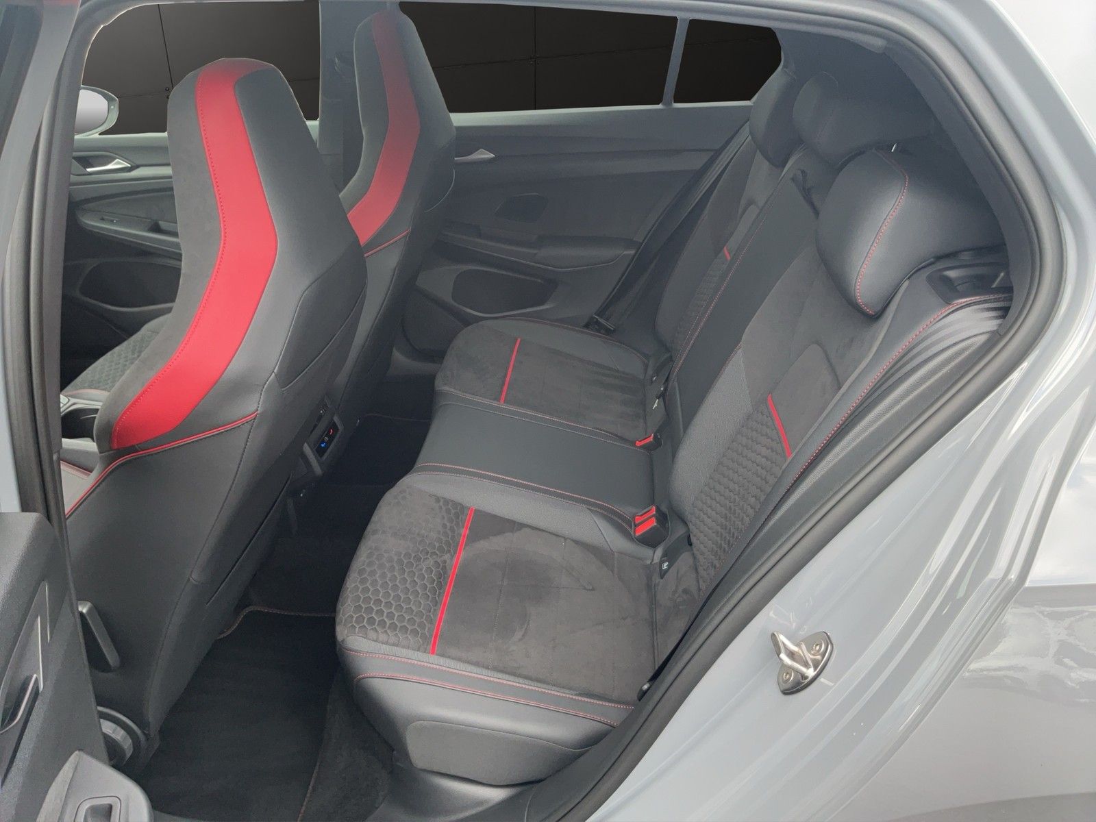 Volkswagen Golf 2.0TSI GTI Clubsport DSG Navi Pano ACC 19 foto 17