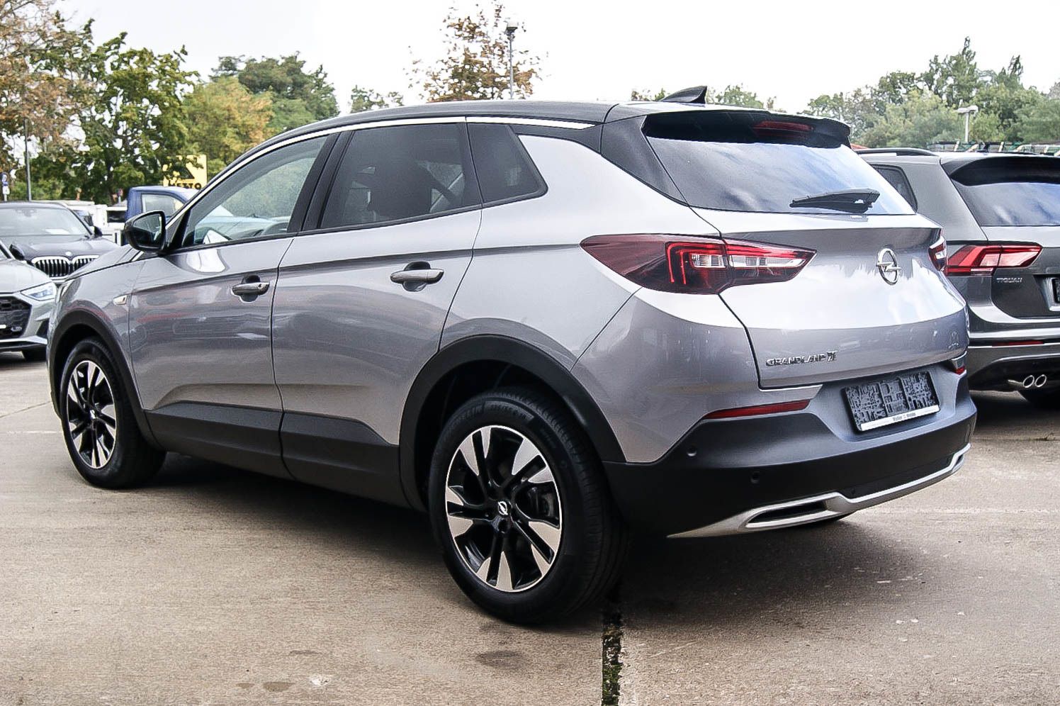 Fahrzeugabbildung Opel Grandland X 1.6 Ultimate Aut. PANORAMA LEDER ACC