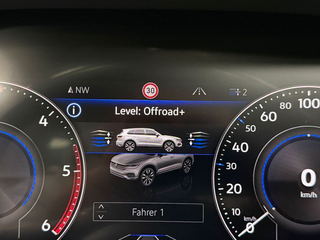 Volkswagen Touareg 3.0 TDI Elegance 4M*STHZG*PANO*LUFTFEDE.