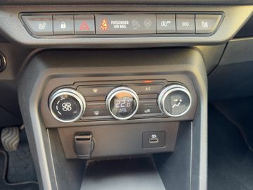 Dacia Jogger Extreme+ TCe 110 Navi, Rückfahrkamera, Kl