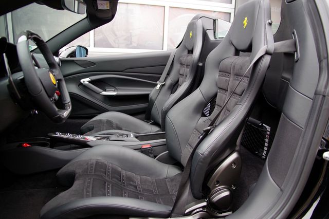 Ferrari F8 Spider*Lift,Racing-Seats,Carbon,JBL,Dt. Ausl.