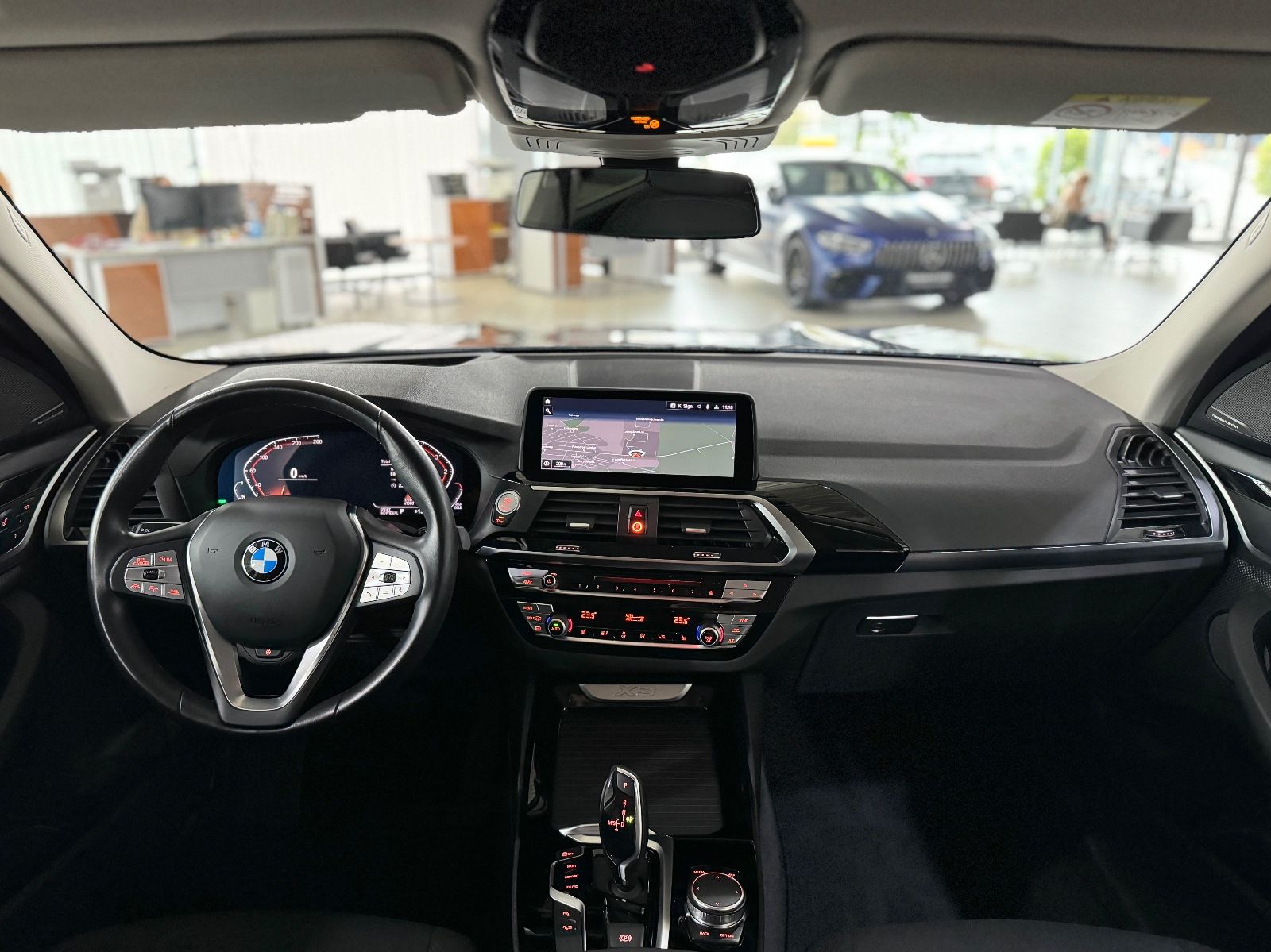 Fahrzeugabbildung BMW X3 xD20 d H/K HUD DAB ACC PDC DisplayKey Alarm
