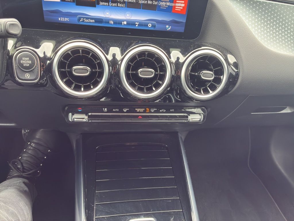 Fahrzeugabbildung Mercedes-Benz GLA 220 d 4M AHZV*M-BEAM*KAMERA*DAB*LENKRADHZG*