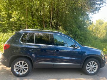 Volkswagen Tiguan - 5