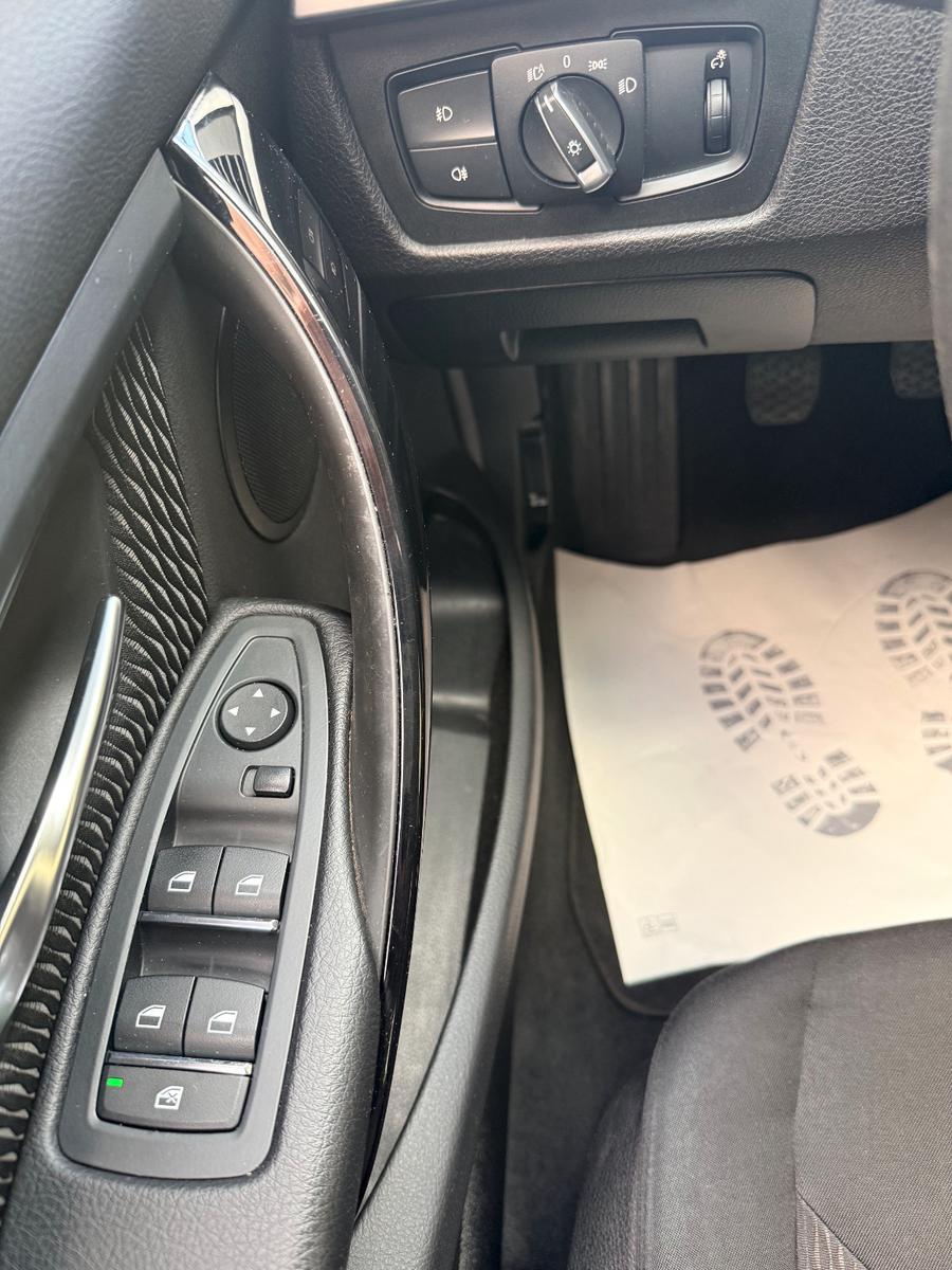 BMW 318 i,Limo,Navi,PDC v&h,LED,AHK