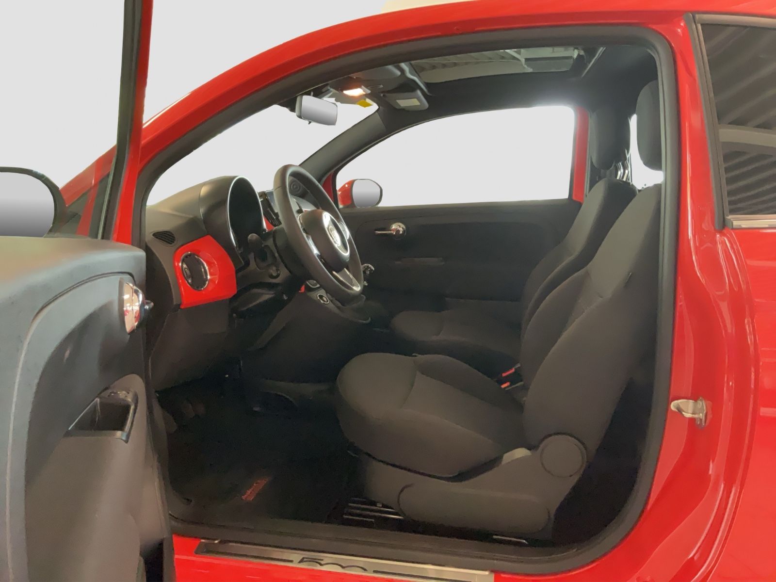 Fahrzeugabbildung Fiat 500 1.0 GSE Hybrid + Ganzjahresreifen