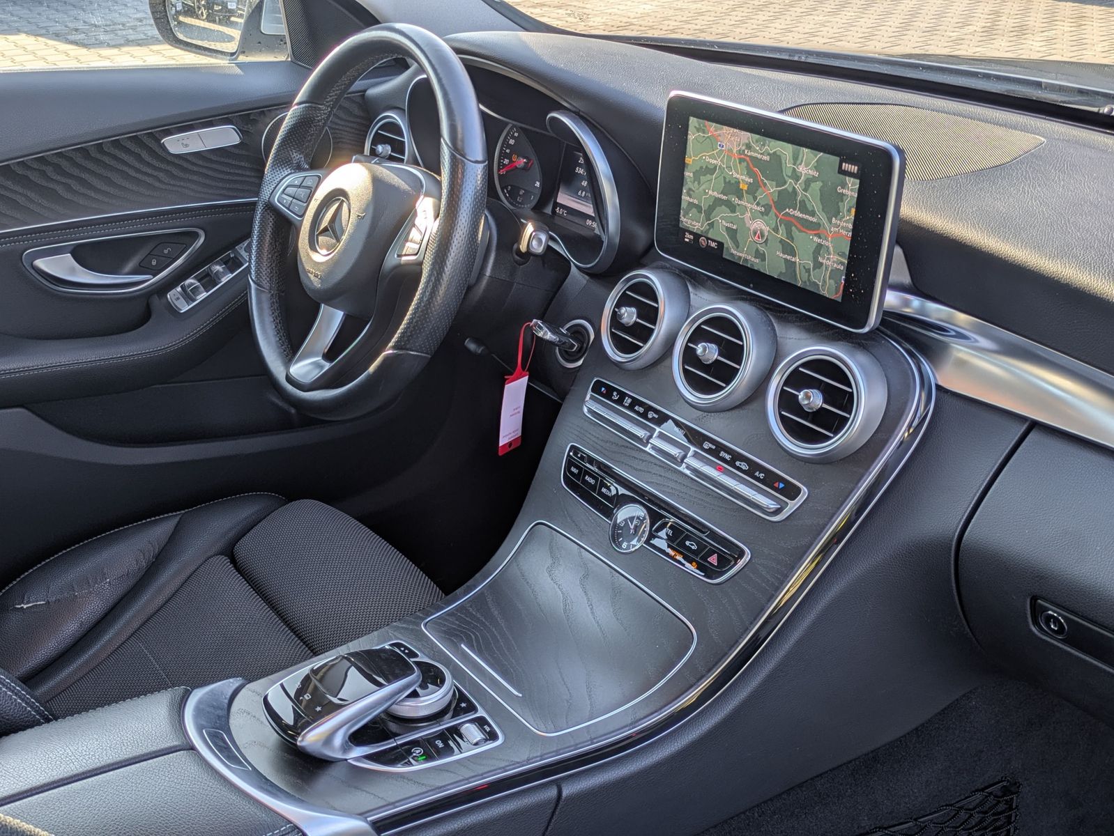 Fahrzeugabbildung Mercedes-Benz C 250 d BlueTec AVANTGARDE 4Matic ACC/KAM/LED