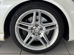 MERCEDES-BENZ C 350 CGI BlueEfficiency /AMG/Panorama/HarmanKar