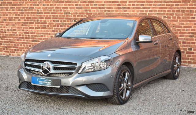 Mercedes-Benz A 180CDI NAVI SPORTSITZE TEMPOMAT 8xALU SITZHEIZ