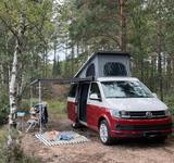 Volkswagen VW T6 Camper | Einsteigen & losfahren - rote Volkswagen T6 Transporter