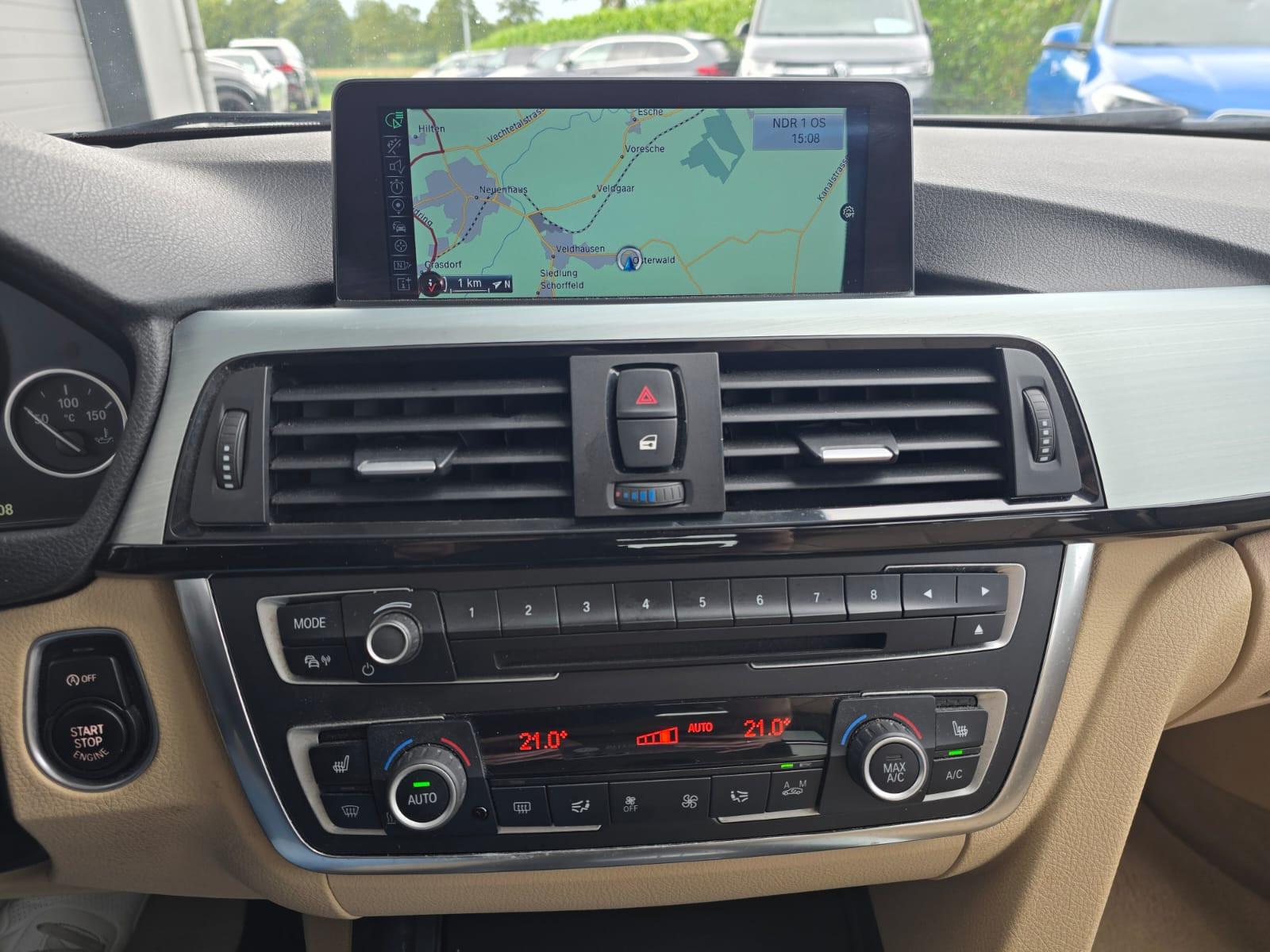 BMW 330 d xDrive F31 Luxury Line 258 ch - BVA - Cuir - HUD - Toit panoramique - GPS