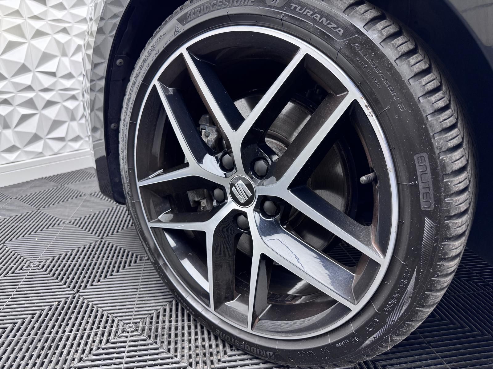 Fahrzeugabbildung SEAT 2.0 TSI FR-LINE/ACC/BEATS/PANO/AMBIENT/R-CAM/AHK