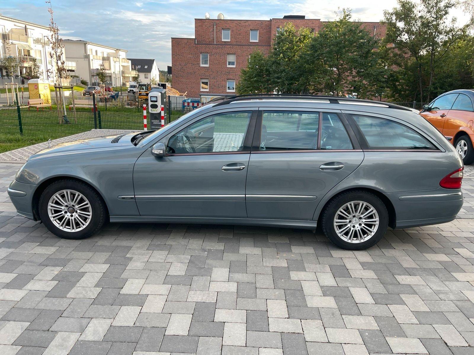 Mercedes-Benz 220 2004 — engine 150 HP (110kW)