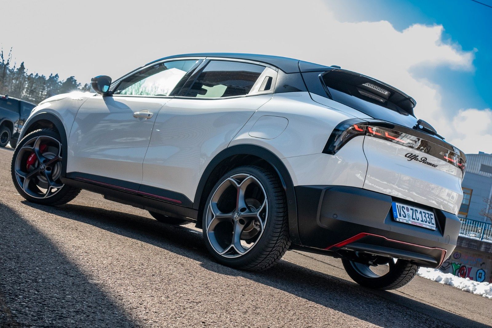 Fahrzeugabbildung Alfa Romeo Junior Elettrica 280 PS  Veloce Sport+Technpaket