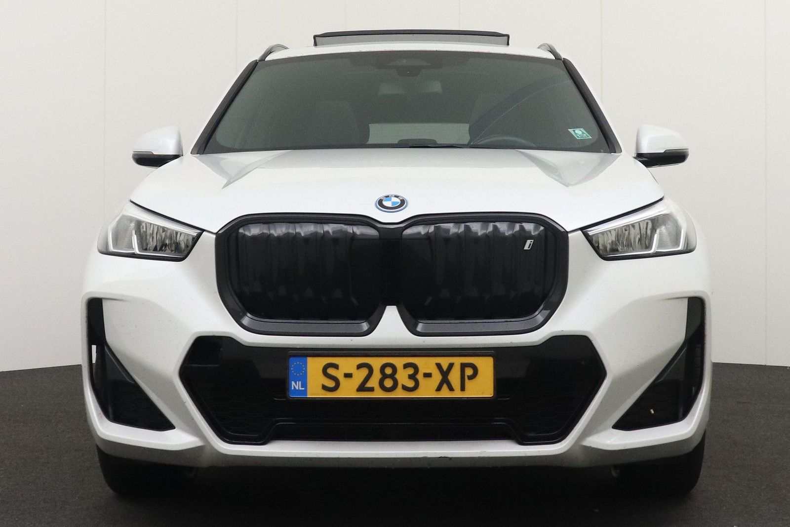 BMW iX1 xDrive30 M-Sport 67 kWh Pano-Dak Camera Elek imagem 3