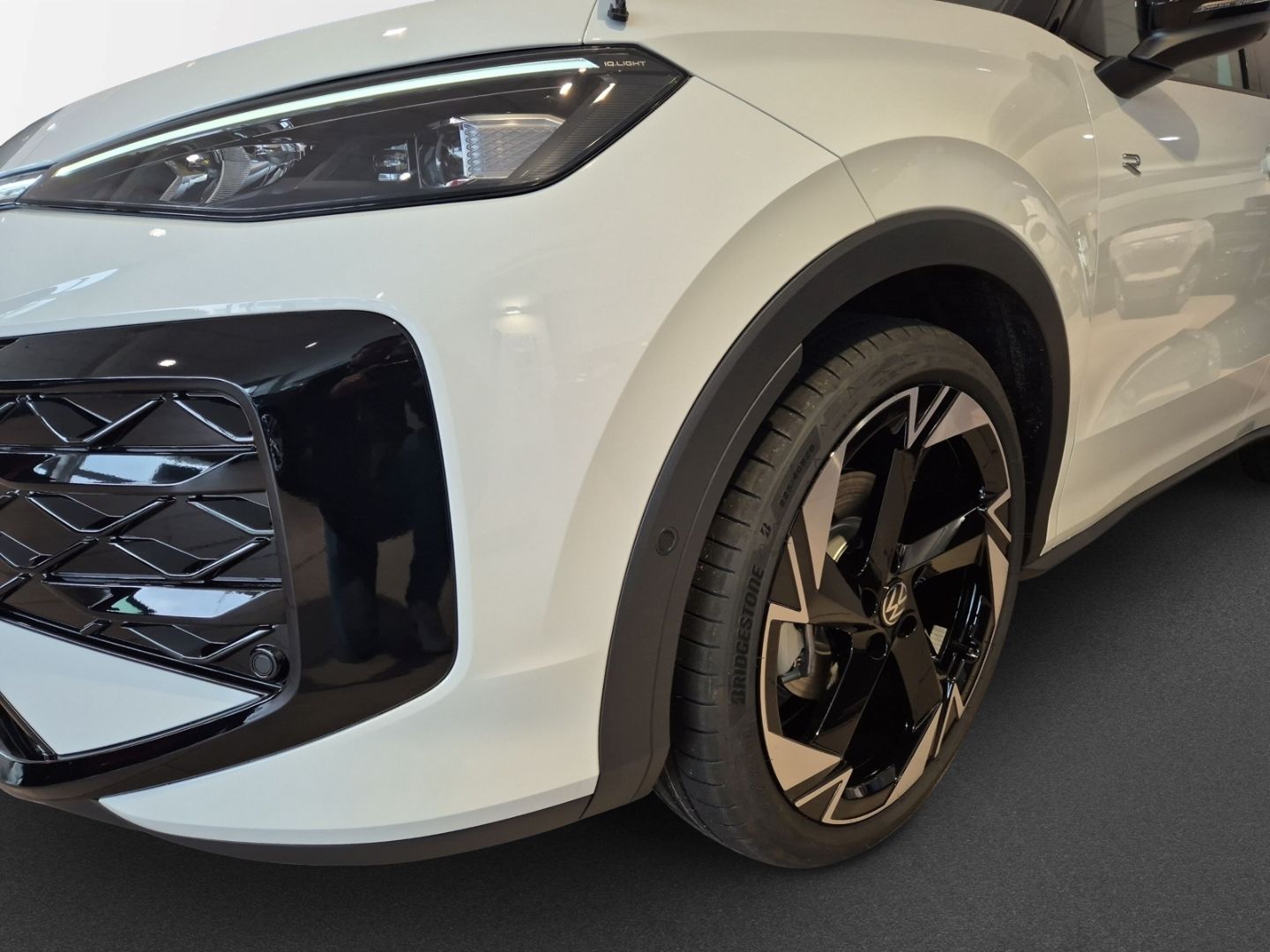 Volkswagen T-Roc R-Line 1.5 eTSI DSG Black Style neues Mod foto 4