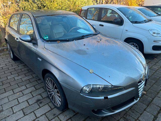 Alfa Romeo 147 1.6 TS 16V Distinctive