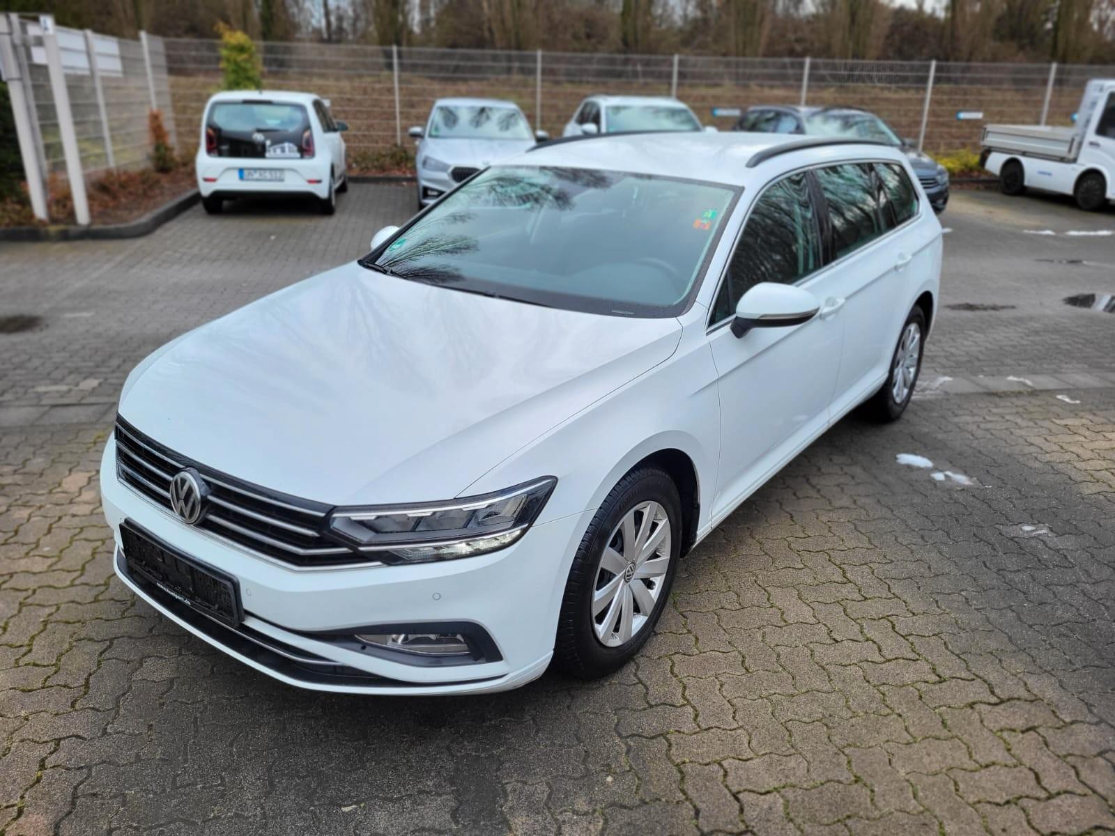 Volkswagen Passat Variant Business/ 1. Hand/ ACC/DSG/ Mwst.