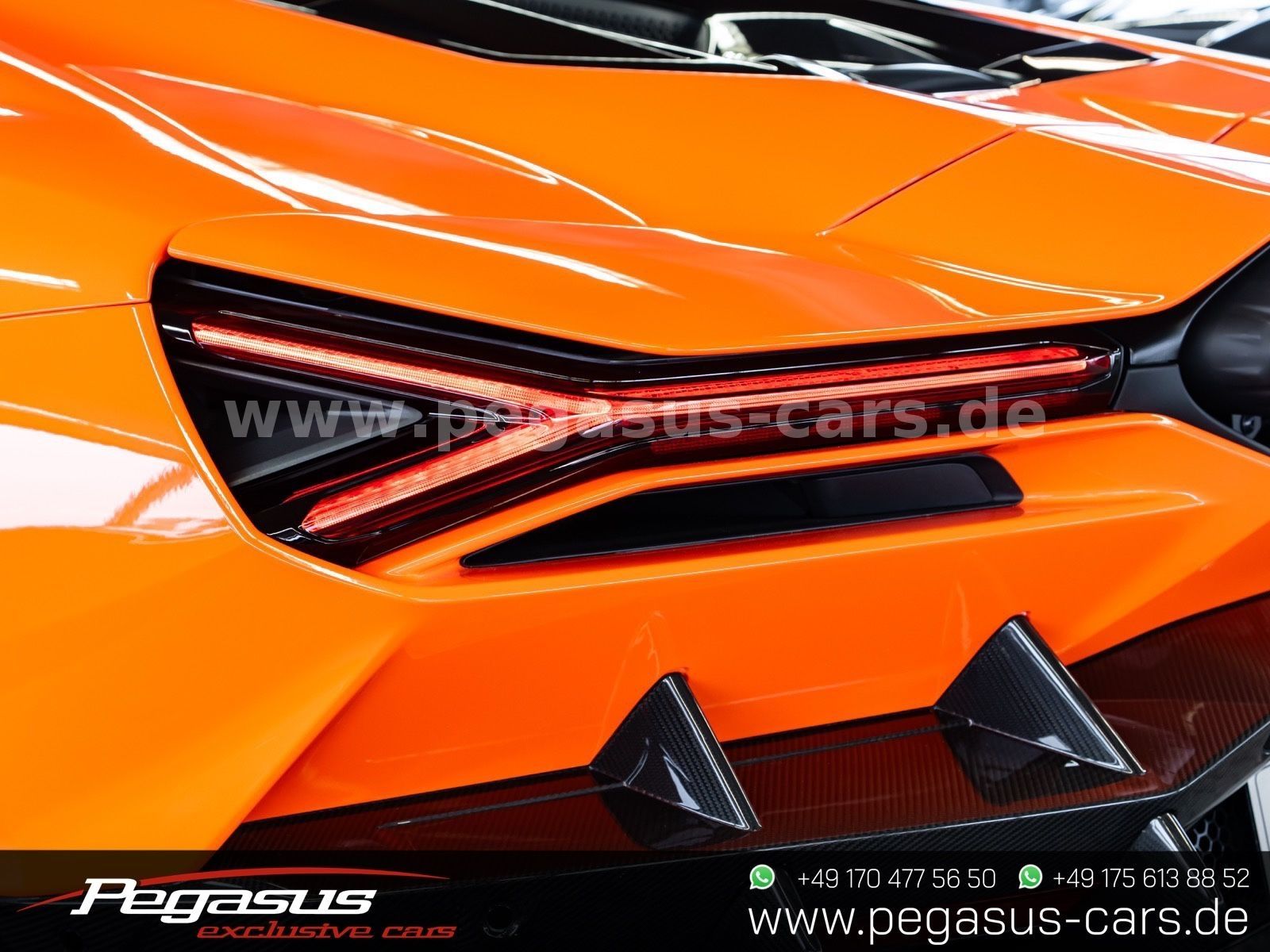 LAMBORGHINI Revuelto - 19