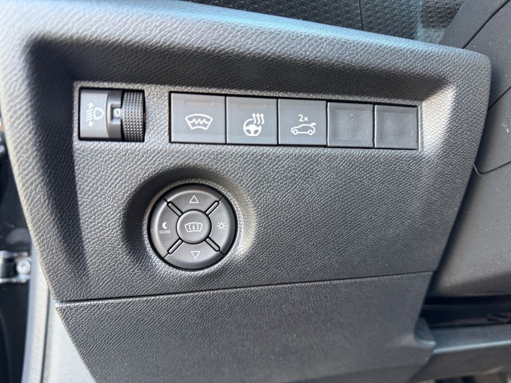 Fahrzeugabbildung Citroën C4 X Hybrid 136 ë-DSC6 MAX