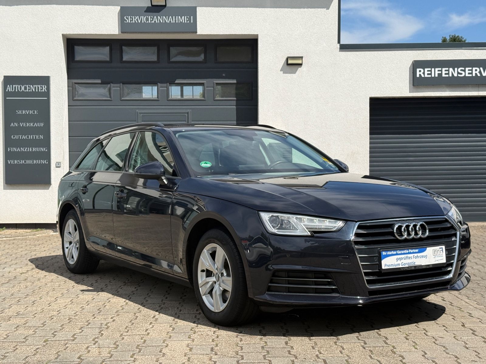 Audi A4 - 1