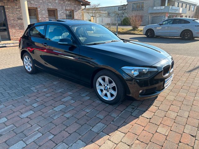 BMW 1 Lim. 3-trg. 116 i+Automatik+Schiebedach+