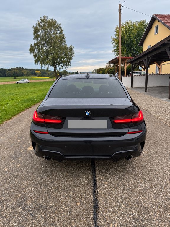 Image of BMW 320