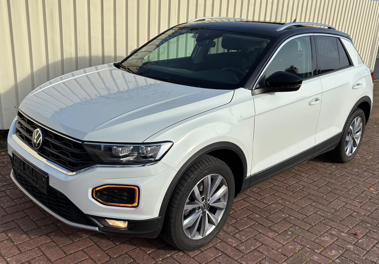 Volkswagen T-Roc Style 1,5 AT*NAVI*Cam+Psen*SHZ*Tempo*FSE