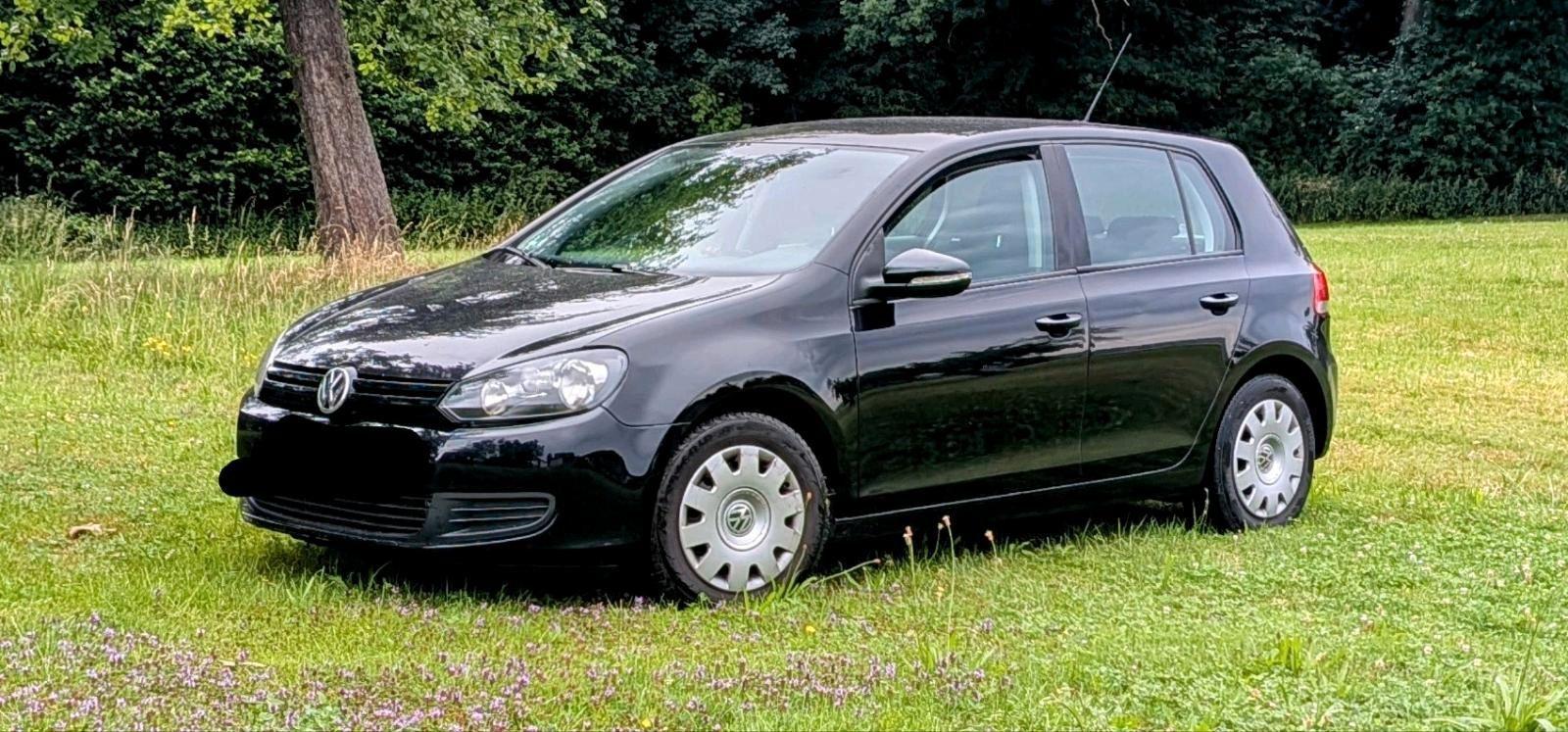 Volkswagen Golf 2011 — interior